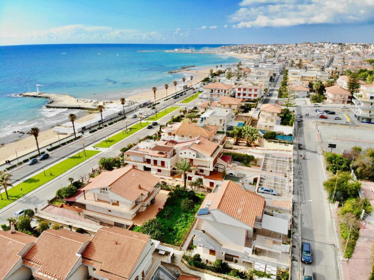 Beachfront Rooms Marina Di Ragusa Eksteriør bilde